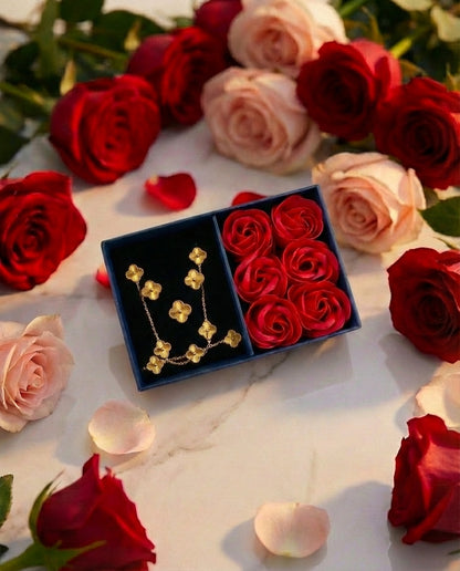 Set Van Cleef Dorado + Caja Rosas